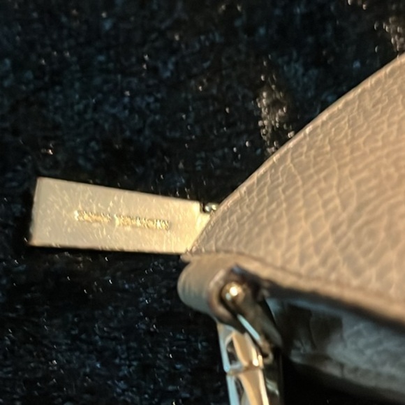 Michael Kors Jet Set, Zip Top, Tan Wallet - Picture 3 of 11